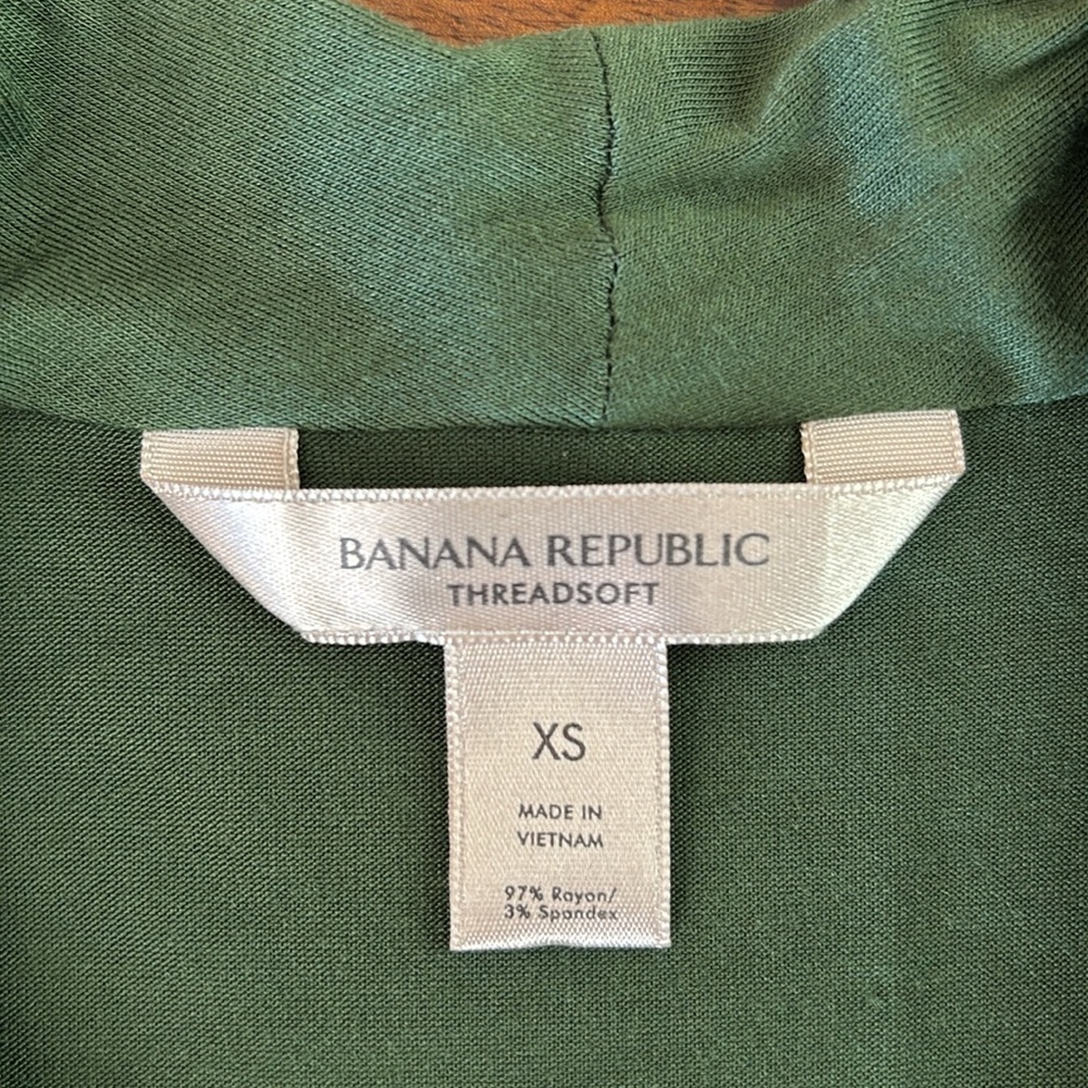 Banana Republic Threadsoft Sleeveless Faux Wrap Top - Picture 5 of 8